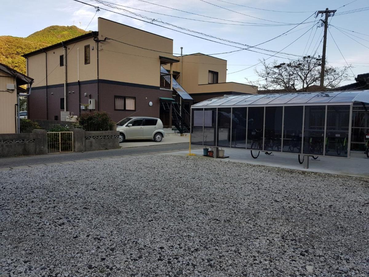 Midori Guesthouse&Hostel Tsushima  Bagian luar foto